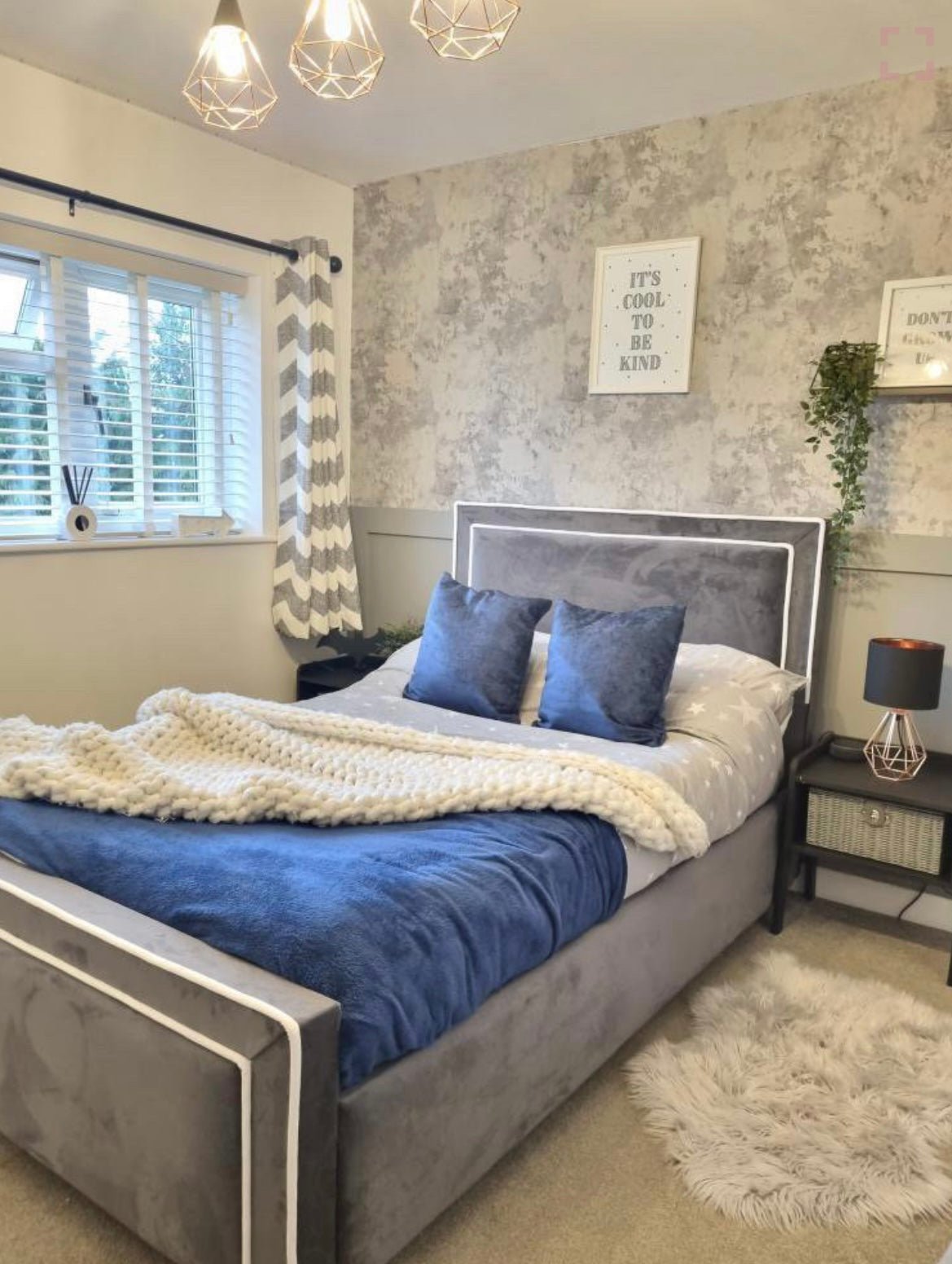 Load image into Gallery viewer, Pacman Kids Bed Moon Sleep Luxury Beds
